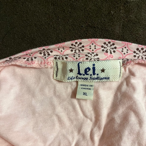 L.e.i top size XL - Picture 2 of 3
